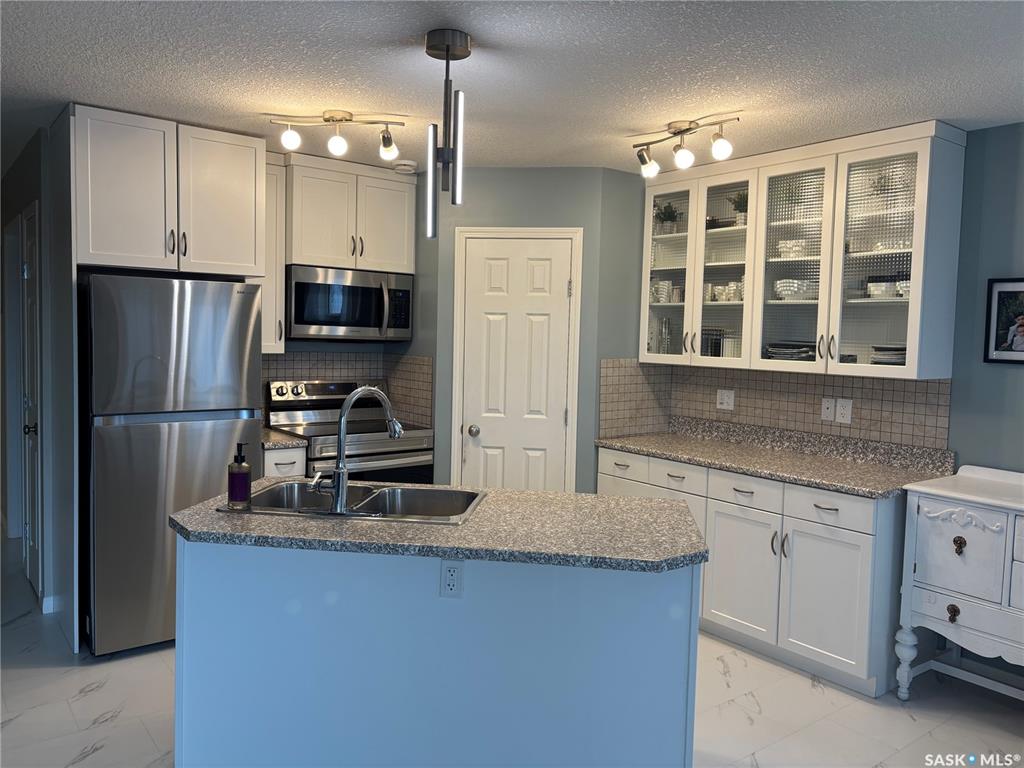 Fourth View of 826 Lochwood Place, Highland, Swift Current, Saskatchewan, S9H 4W9