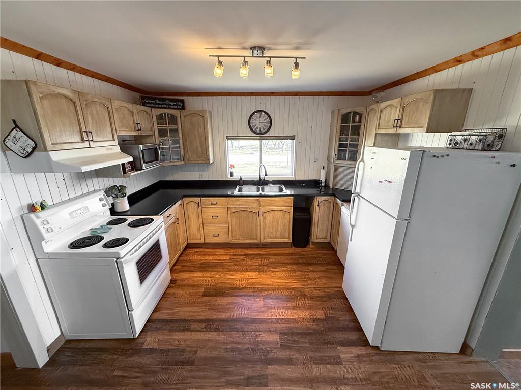 Fourth View of 103 1st Street E, Frontier, Saskatchewan, S0N 0W0