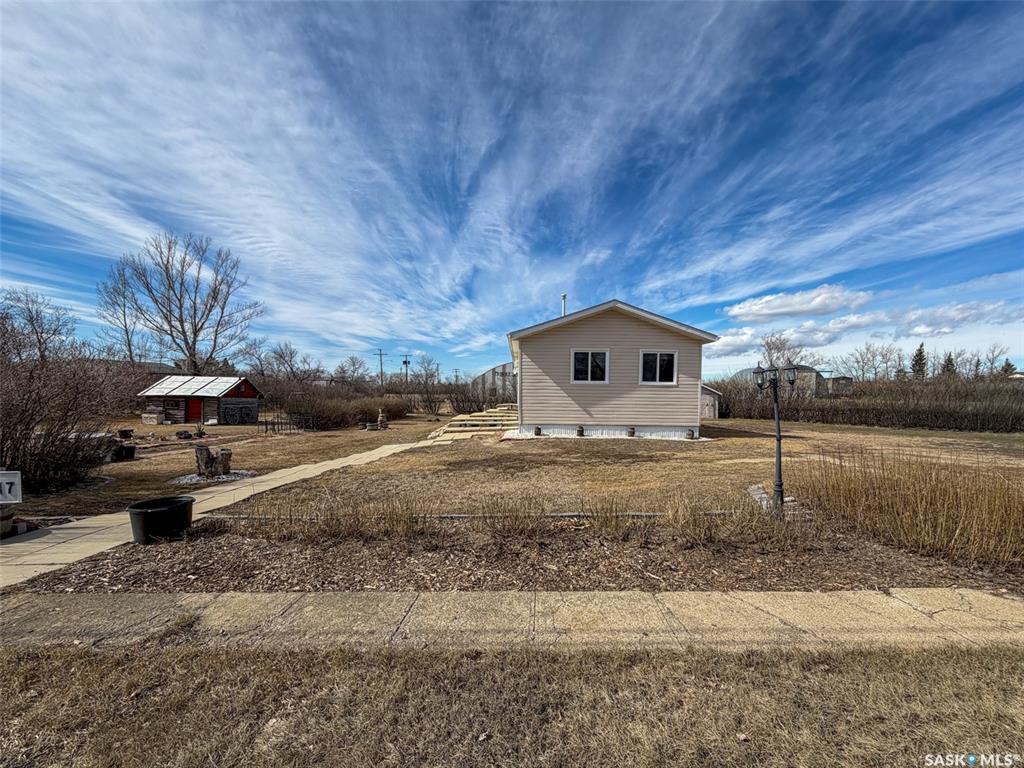 Second View of 217 213 2nd Street W, Climax, Saskatchewan, S0N 0N0