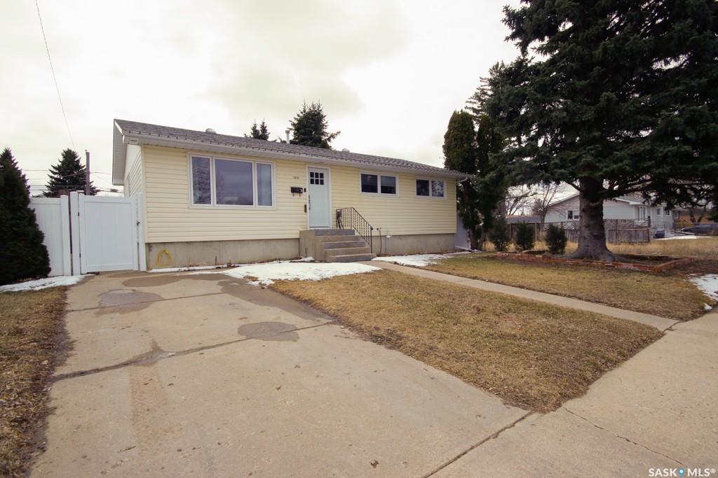 MLS® listing #SK032067 for sale located at 1231 Grandview Street W
