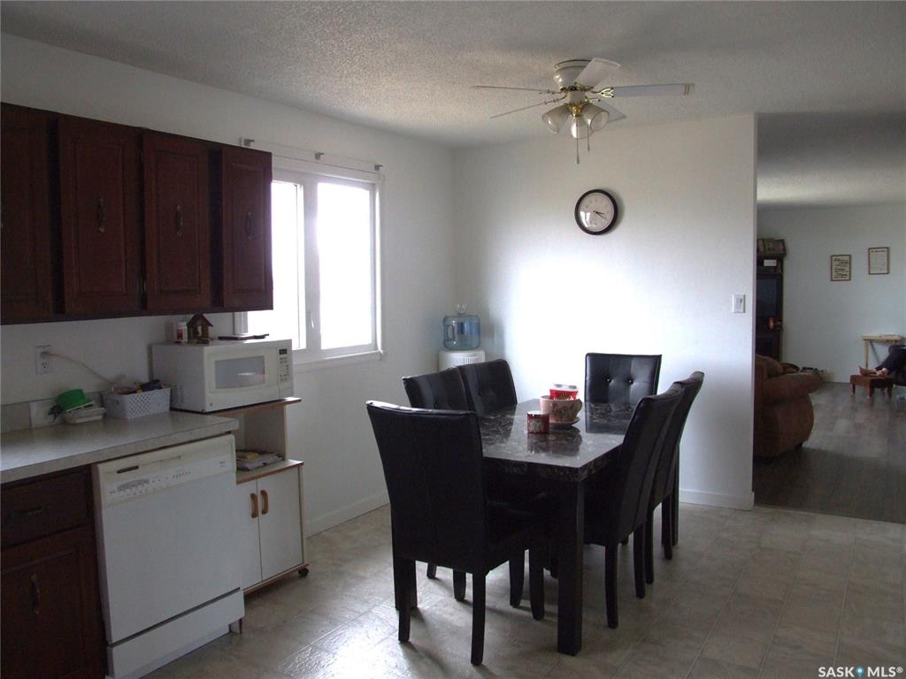 Fourth View of 524 1st Street W, Leader, Saskatchewan, S0N 1H0
