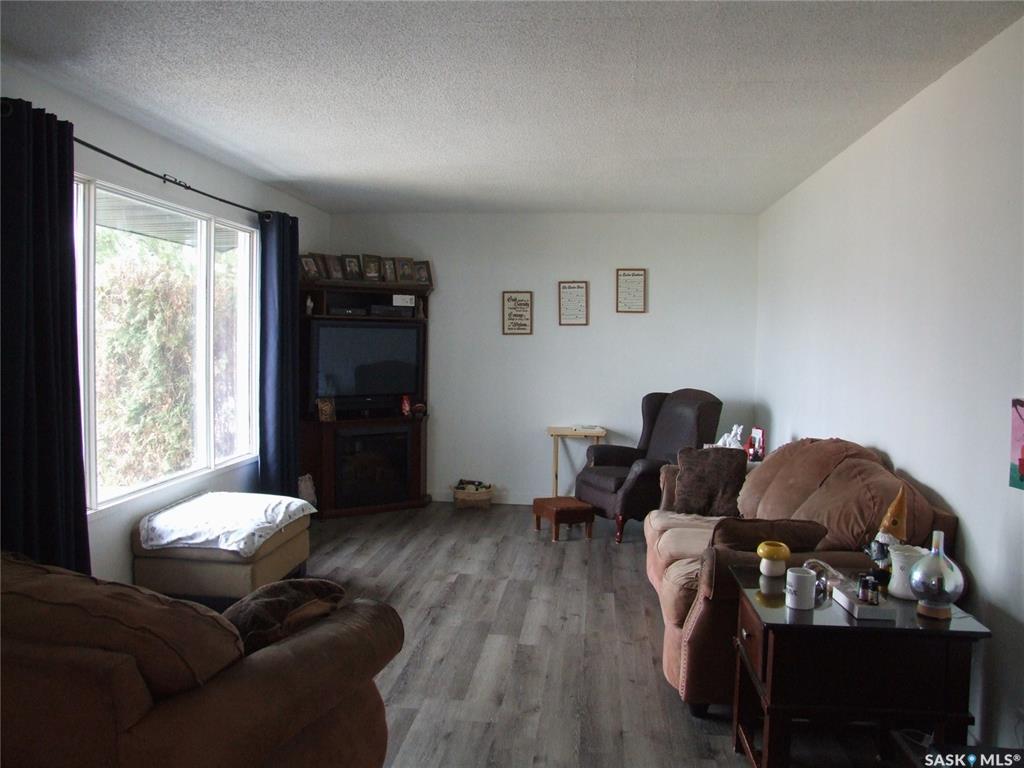 Fifth View of 524 1st Street W, Leader, Saskatchewan, S0N 1H0