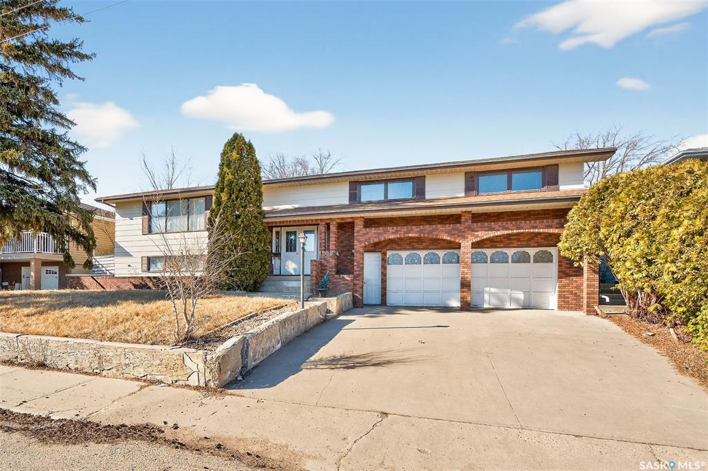 1208 Athabasca Street W, SK032233, Saskatchewan,