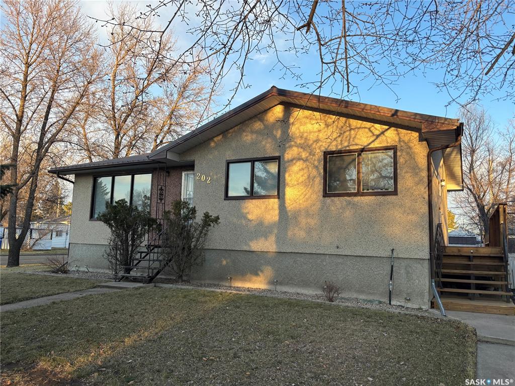 Second View of 202 Herbert Street, Maple Creek, Saskatchewan, S0N 1N0