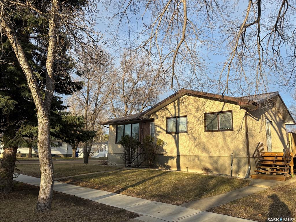 Third View of 202 Herbert Street, Maple Creek, Saskatchewan, S0N 1N0