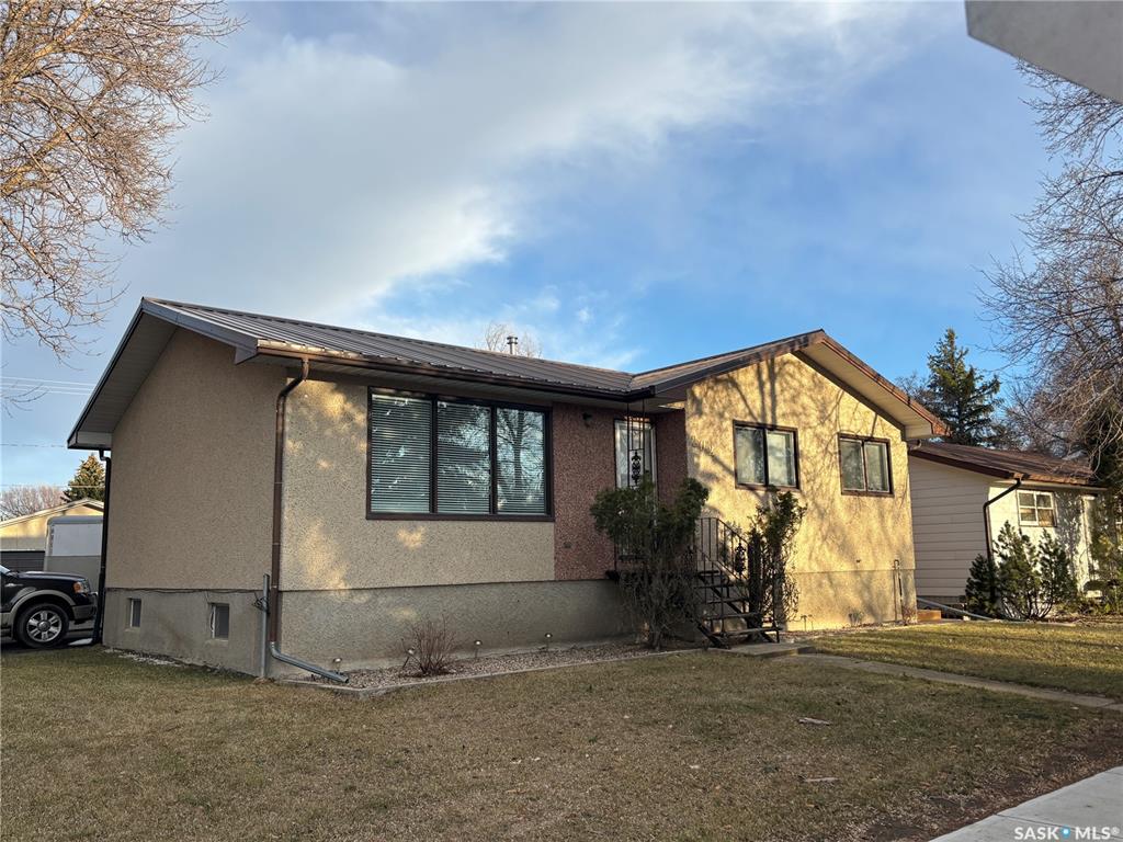 Fourth View of 202 Herbert Street, Maple Creek, Saskatchewan, S0N 1N0