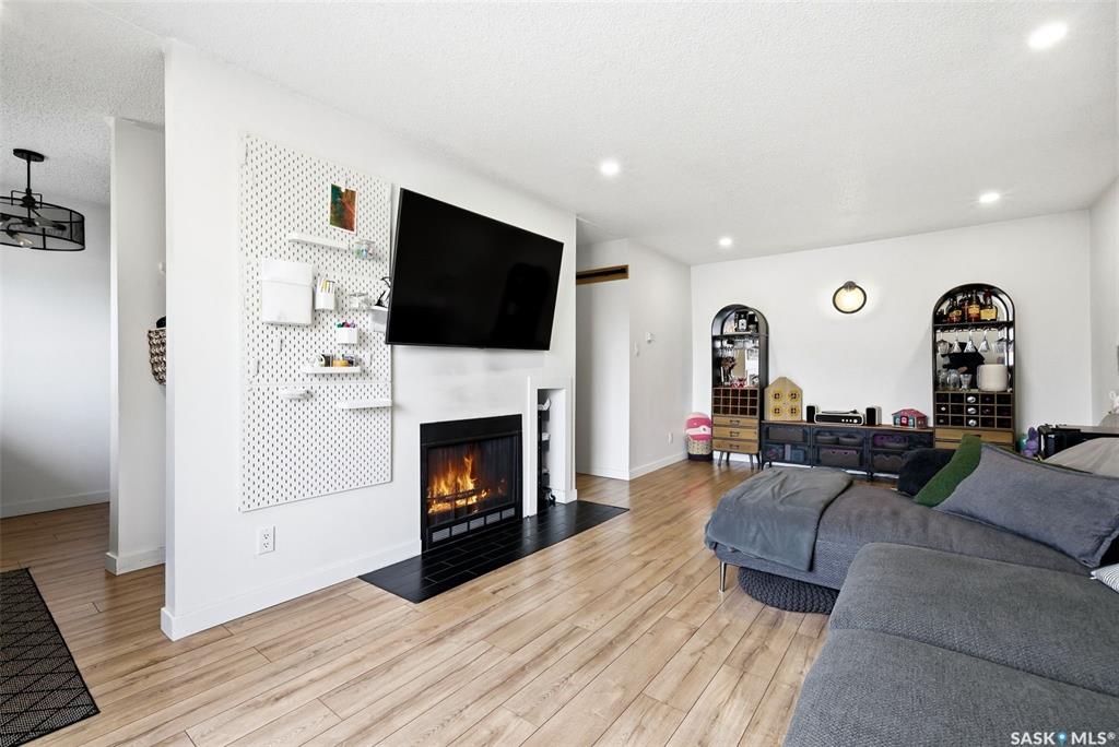 MLS® listing #SK032372 for sale located at 67 Rodenbush Drive #208