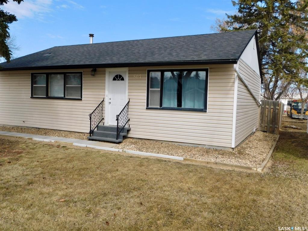 Second View of 507 2nd Avenue E, Assiniboia, Saskatchewan, S0H 0B0