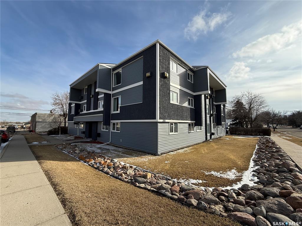 201 3rd Avenue W #102, SK032554, Saskatchewan,