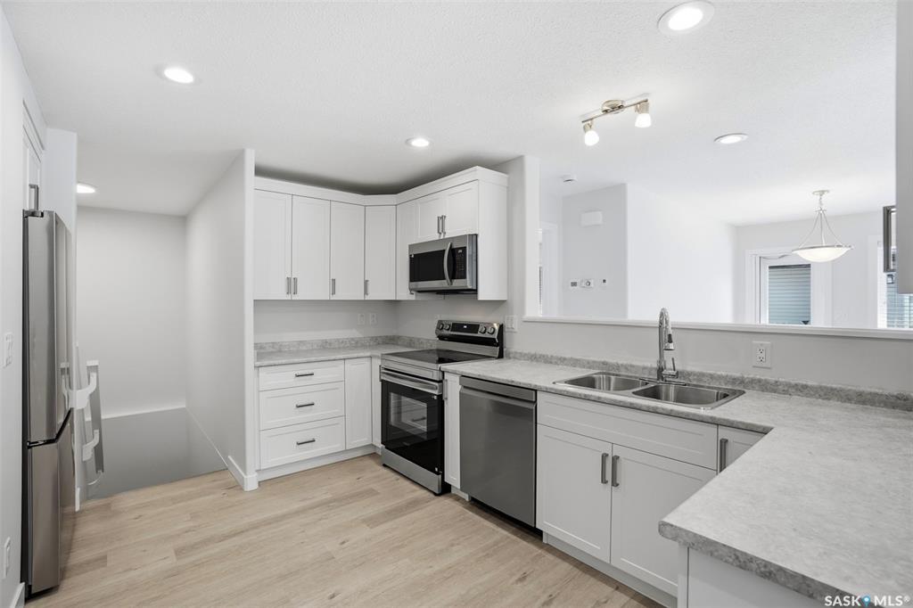 Fourth View of 547 East Hampton Boulevard #27, Hampton Village, Saskatoon, Saskatchewan, S7R 0H8