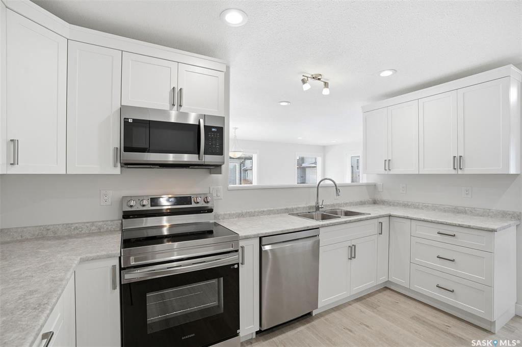 Fifth View of 547 East Hampton Boulevard #27, Hampton Village, Saskatoon, Saskatchewan, S7R 0H8