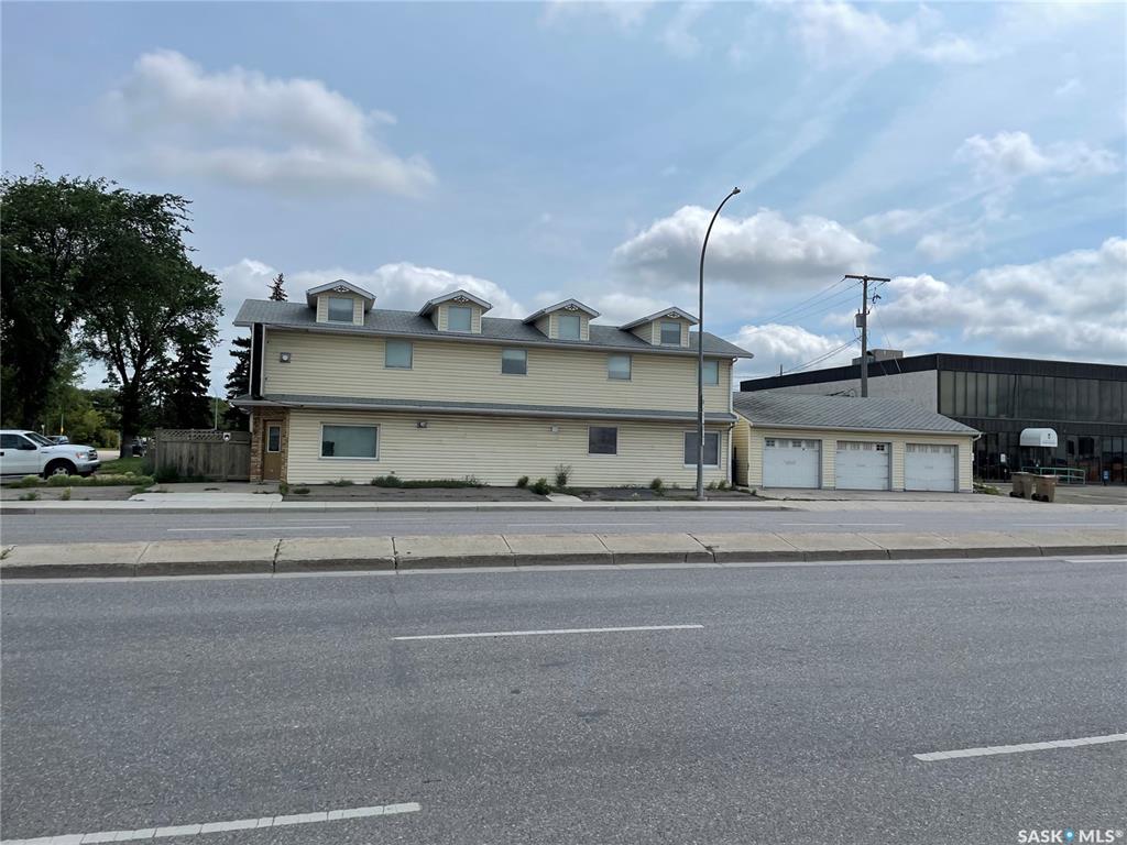 MLS® listing #SK032945 for sale located at 1905 Park Street