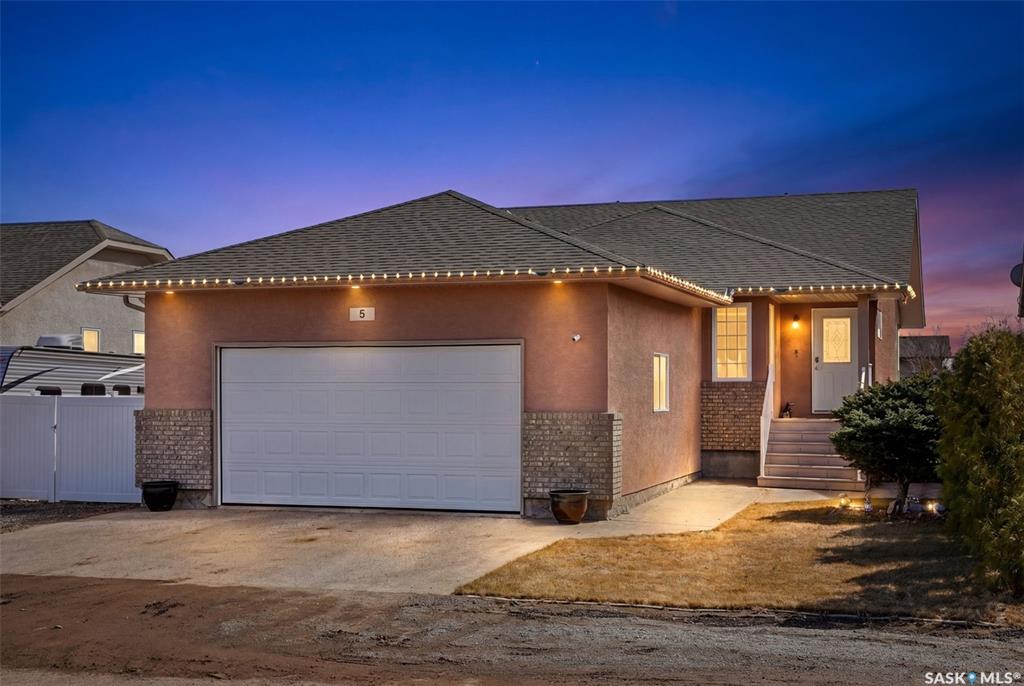 5 Corbin Bay, SK033037, Saskatchewan,