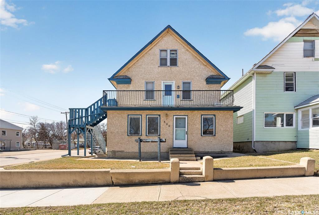 MLS® listing #SK033053 for sale located at 806 Algoma Avenue