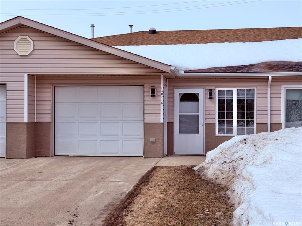 1307 98th Street #B, SK033140, Saskatchewan,