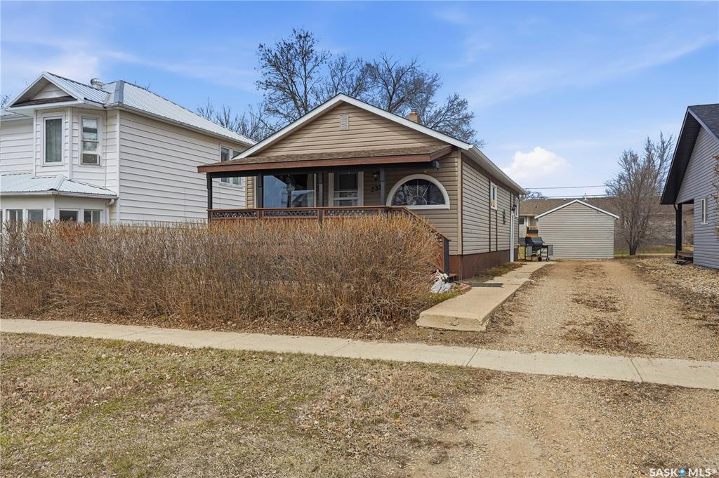 Second View of 231 5th Avenue W, Gravelbourg, Saskatchewan, S0H 1X0