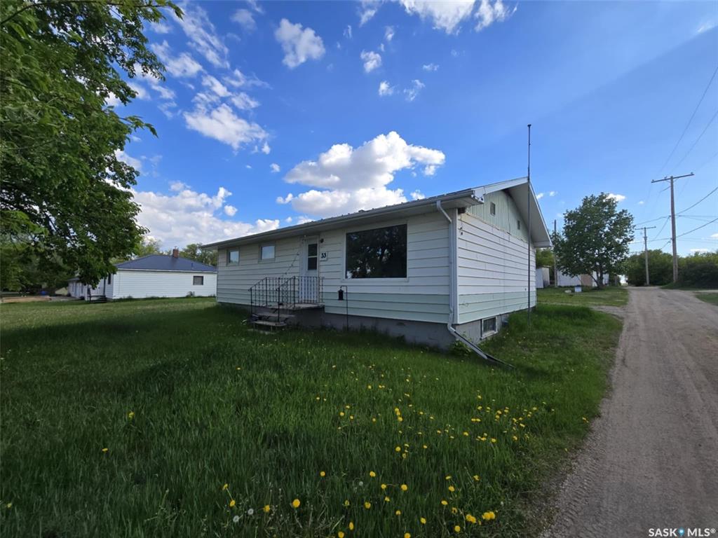 Second View of 33 4th Avenue E, Central Butte, Saskatchewan, S0H 0A1