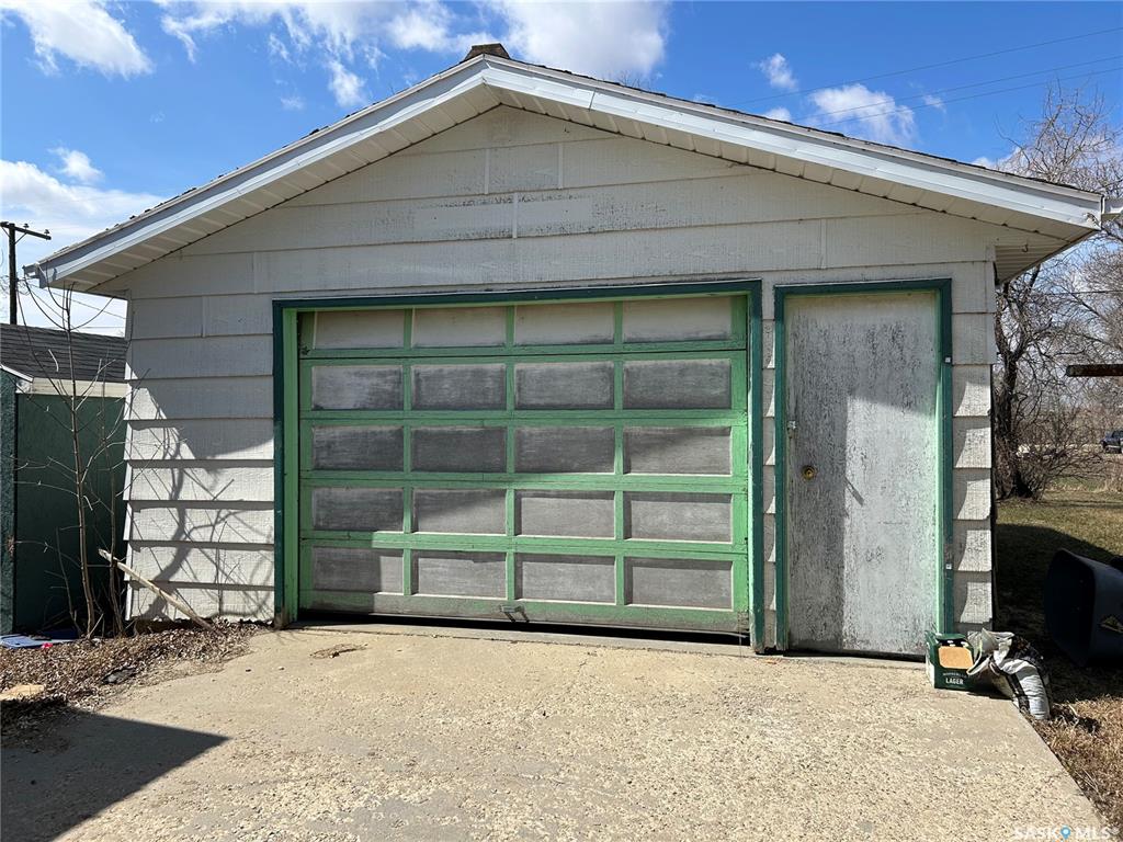 Second View of 321 3rd Street, Frobisher, Saskatchewan, S0C 0Y0