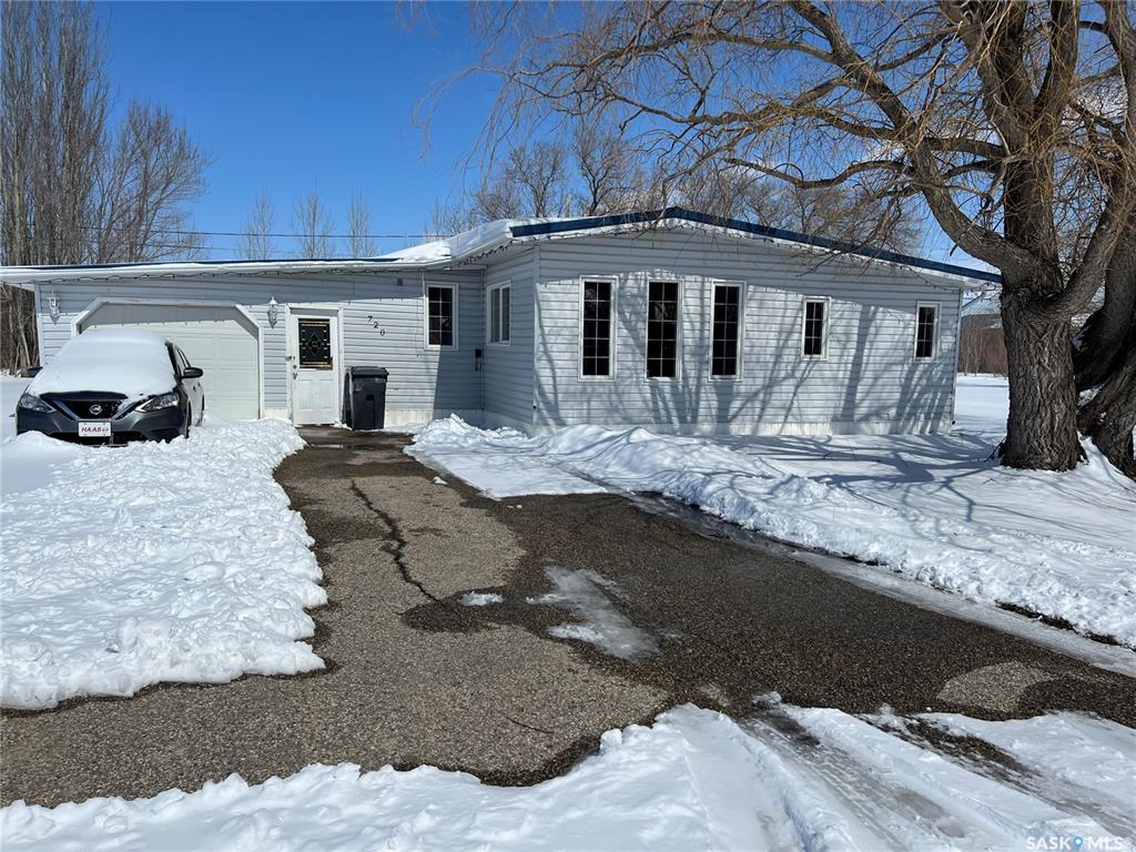 Second View of 720 Maple Drive, Esterhazy, Saskatchewan, S0A 0X0