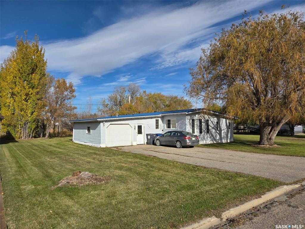 Third View of 720 Maple Drive, Esterhazy, Saskatchewan, S0A 0X0