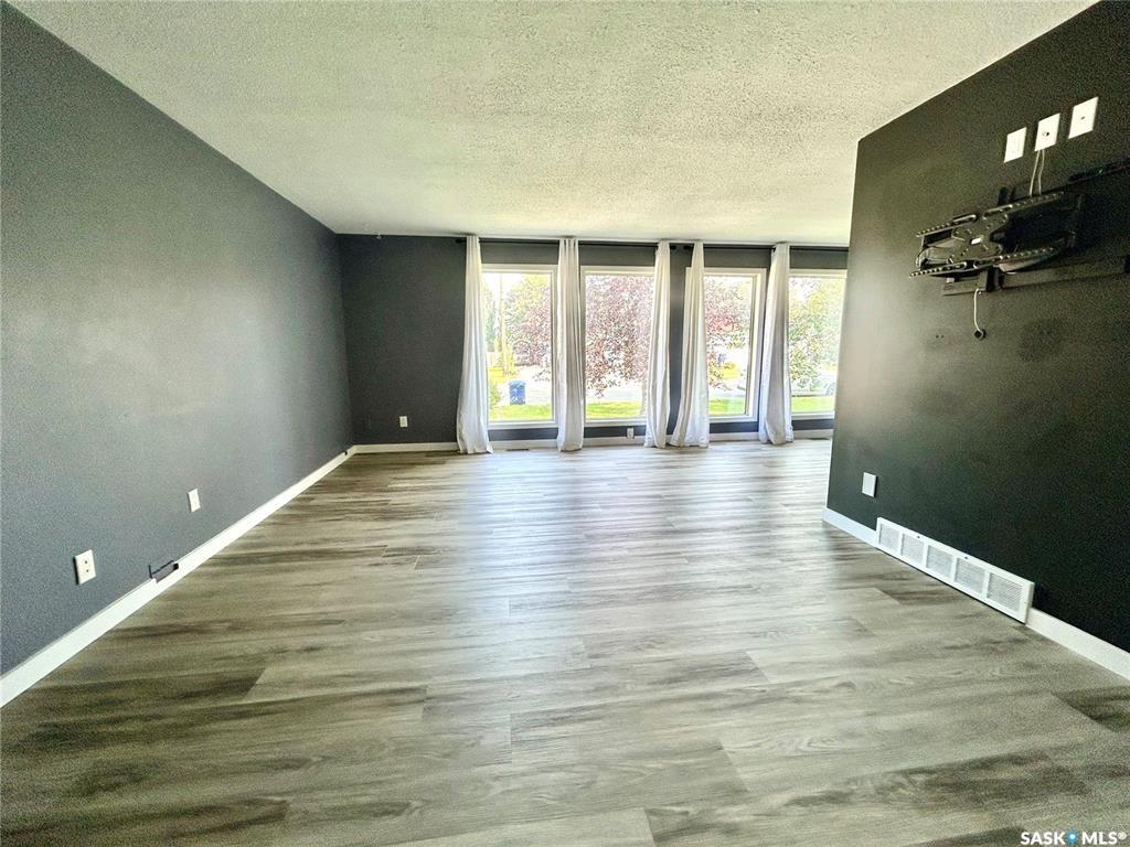 Fifth View of 116 6th Street E, Nipawin, Saskatchewan, S0E 1E0