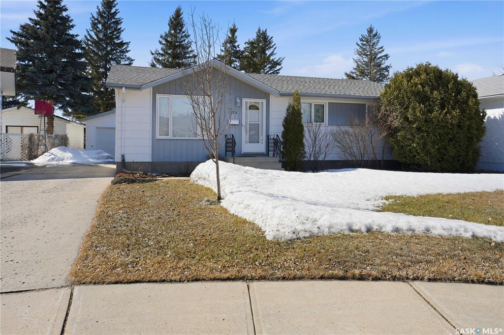 1551 Mackenzie King Crescent, SK033384, Saskatchewan,