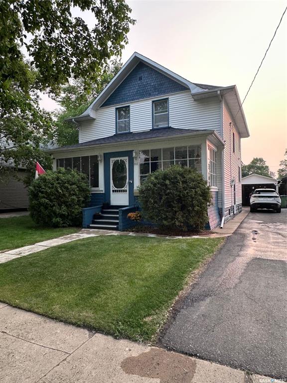 Second View of 216 Second Avenue N, Yorkton, Saskatchewan, S3N 1G7