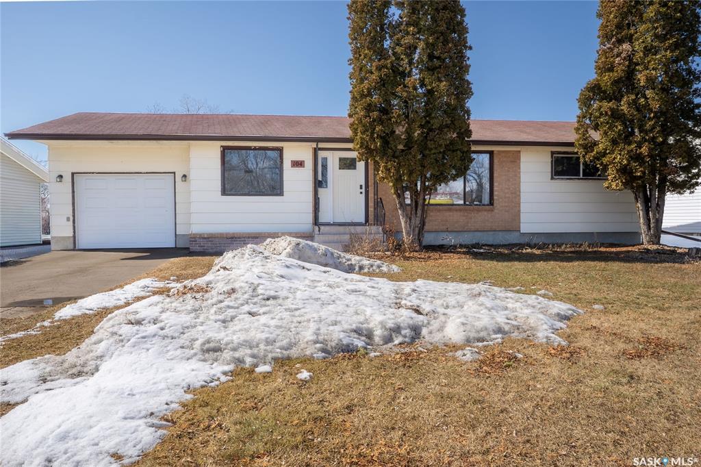 Second View of 104 2nd Avenue, Rosthern, Saskatchewan, S0K 3R0