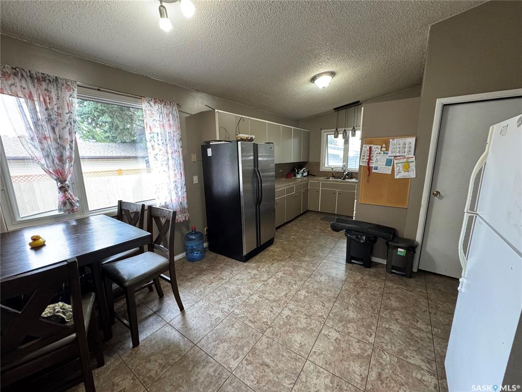 Fourth View of 545 5th Street N, Weyburn, Saskatchewan, S4H 0Z9