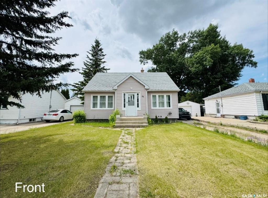Second View of 84 Gladstone Avenue S, Yorkton, Saskatchewan, S3N 3B3