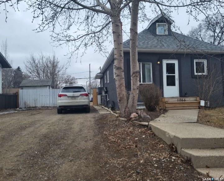 Second View of 1066 5th Avenue Nw, Hillcrest MJ, Moose Jaw, Saskatchewan, S6H 1K8
