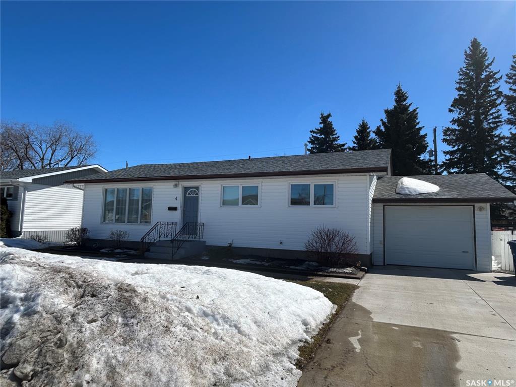 4 King Crescent, SK033645, Saskatchewan,