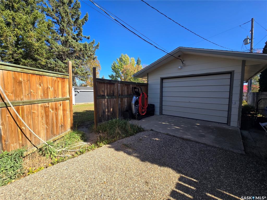 Fifth View of 719 3rd Street E, Assiniboia, Saskatchewan, S0H 0B0