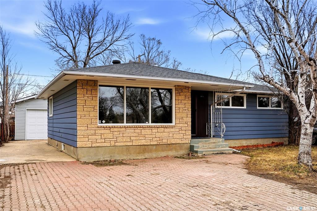 MLS® listing #SK033736 for sale located at 3814 25th Avenue