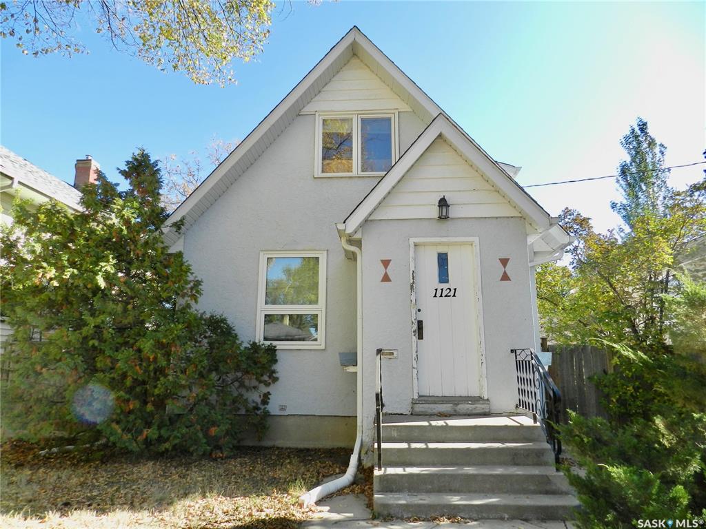 MLS® listing #SK033762 for sale located at 1121 6th Avenue Nw