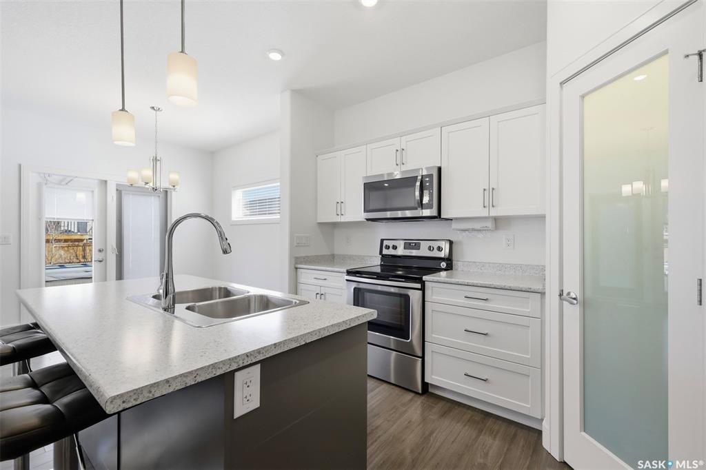 Fifth View of 611 Kolynchuk Court, Stonebridge, Saskatoon, Saskatchewan, S7T 0W4