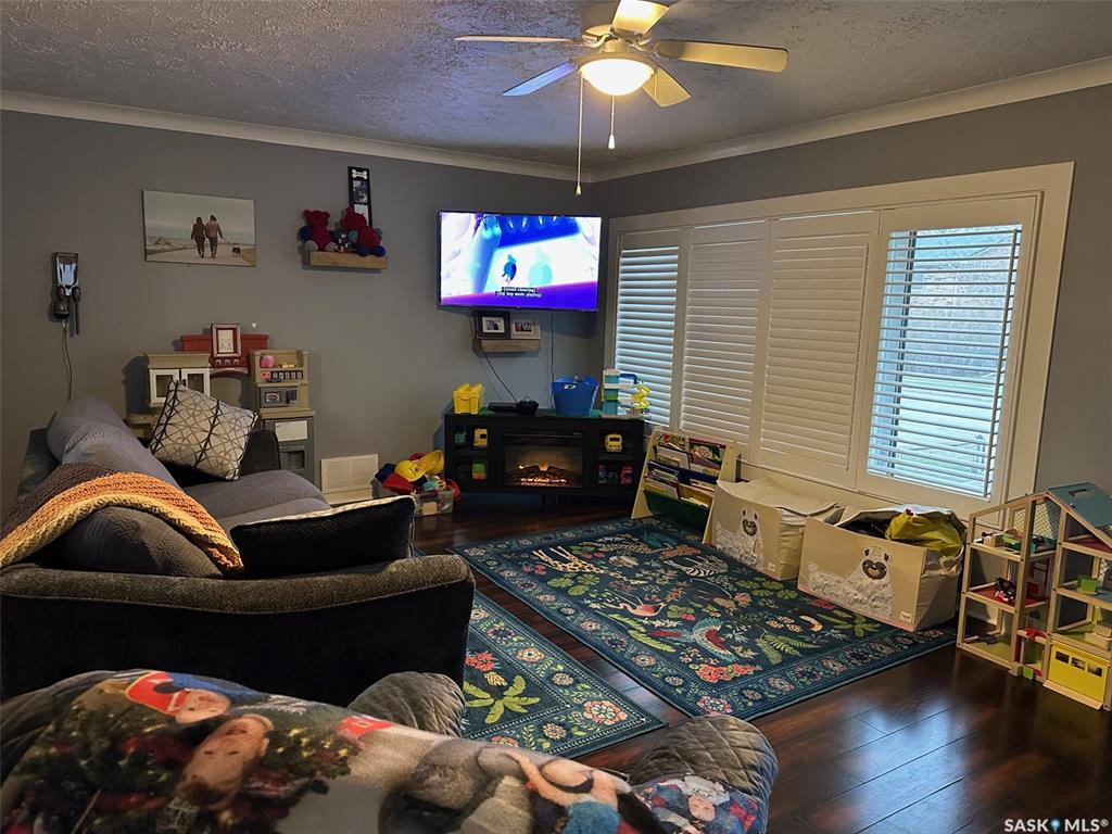 Fourth View of 429 Third Street, Estevan, Saskatchewan, S4A 0P1