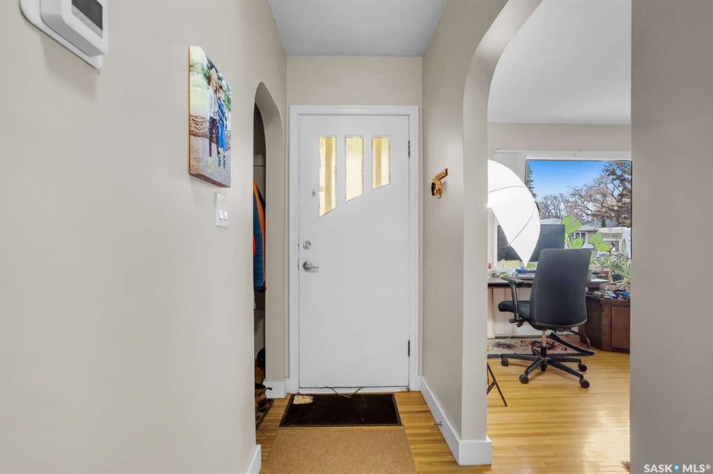 Second View of 1711 Broadway Avenue, Nutana, Saskatoon, Saskatchewan, S7H 2B4