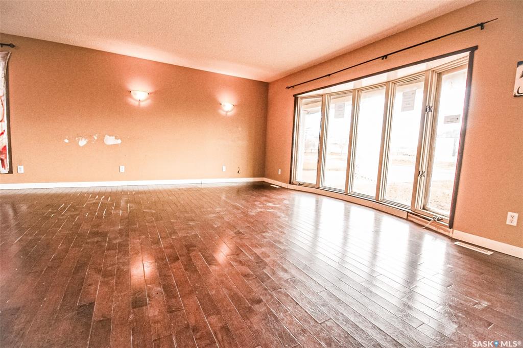 Third View of 504 3rd Avenue E, Frontier, Saskatchewan, S0N 0W0