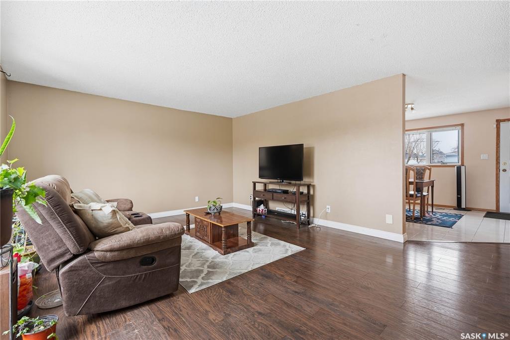 Fourth View of 200 Halifax Street, Churchill Downs, Regina, Saskatchewan, S4R 1S4