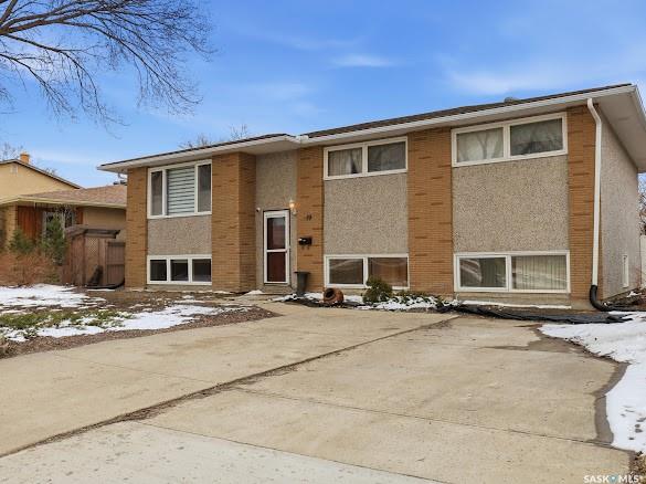 Second View of 19 Dixon Crescent, Glen Elm Park, Regina, Saskatchewan, S4N 1V3