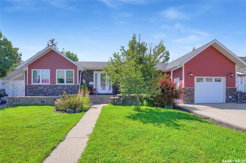 Second View of 1614 11 Th Avenue Nw, VLA/Sunningdale, Moose Jaw, Saskatchewan, S6H 6W9