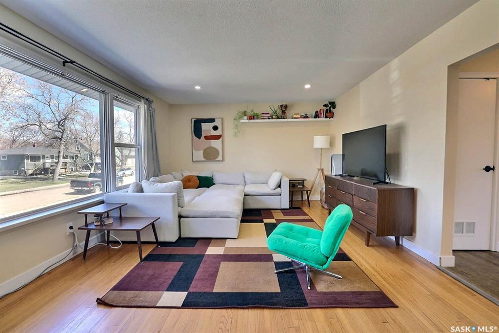 Fifth View of 617 Mullin Avenue E, Arnhem Place, Regina, Saskatchewan, S4N 1E1