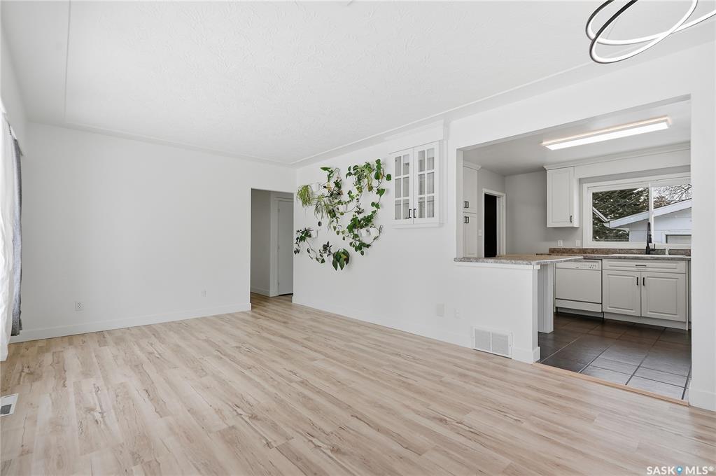 Fifth View of 1604 Preston Avenue S, Holliston, Saskatoon, Saskatchewan, S7H 2V8