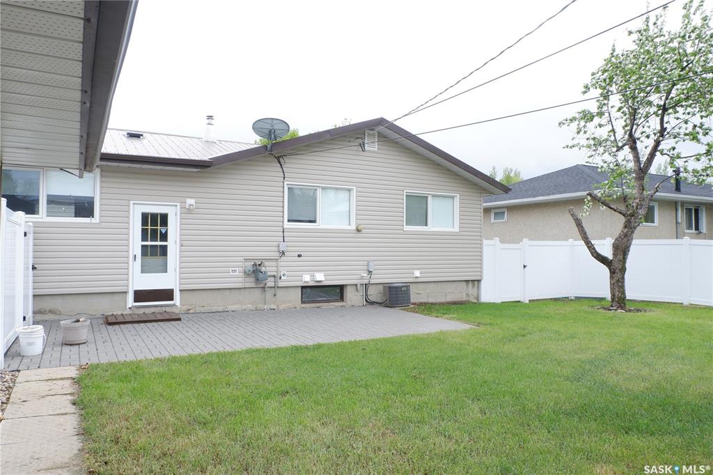Fifth View of 116 Empire Place, Assiniboia, Saskatchewan, S0H 0B0