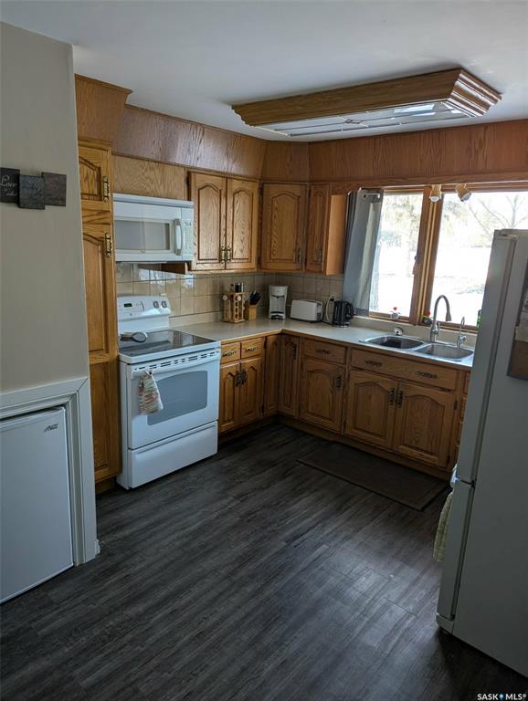 Fourth View of 500 Broad Street, Cut Knife, Saskatchewan, S0M 0N0