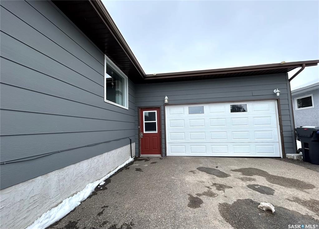 Fifth View of 404 5th Street N, Nipawin, Saskatchewan, S0E 1E0