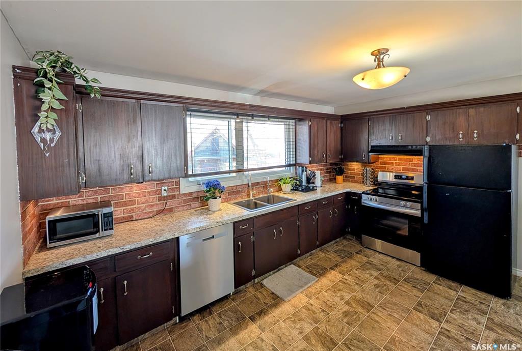 Fourth View of 102 Mollard Crescent, Mount Royal RG, Regina, Saskatchewan, S4T 6J5