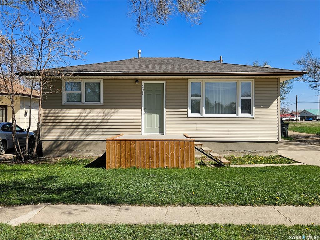 Second View of 207 7th Avenue W, Rosetown, Saskatchewan, S0L 2V0