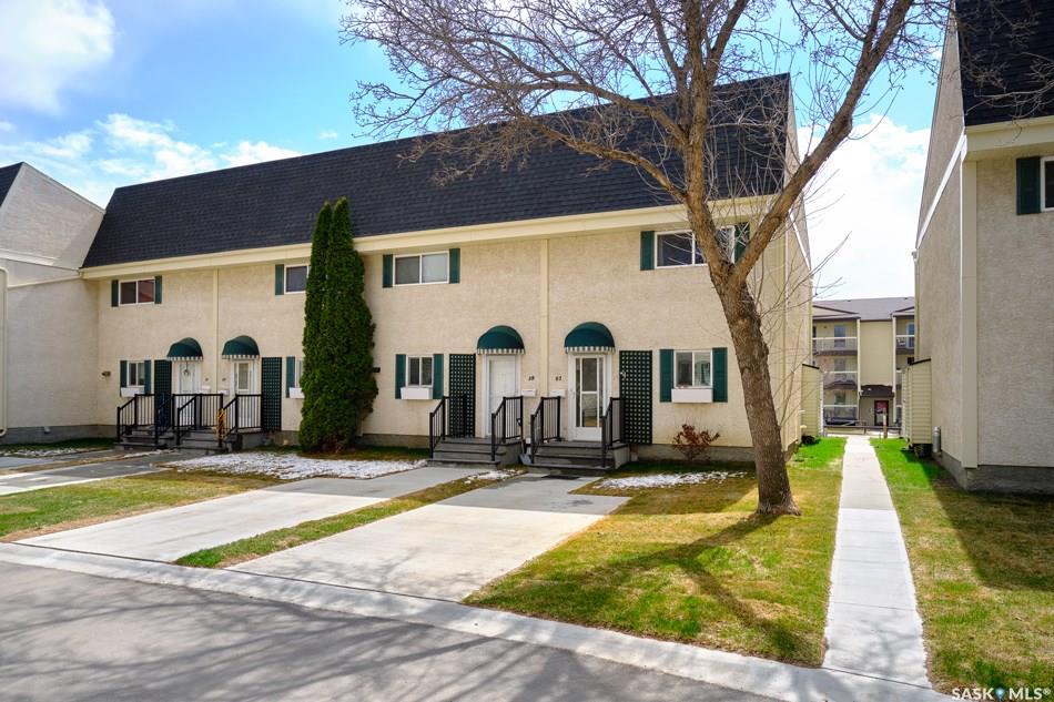 MLS® listing #SK034703 for sale located at 63 Killarney Way